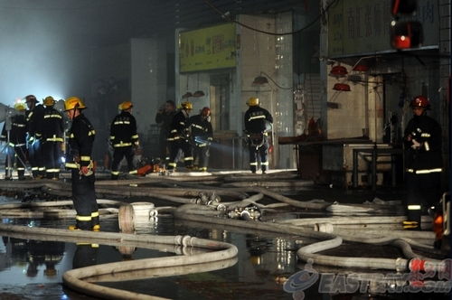 上海最大農產品批發市場突發火災，致6人遇難，安全警鐘再鳴